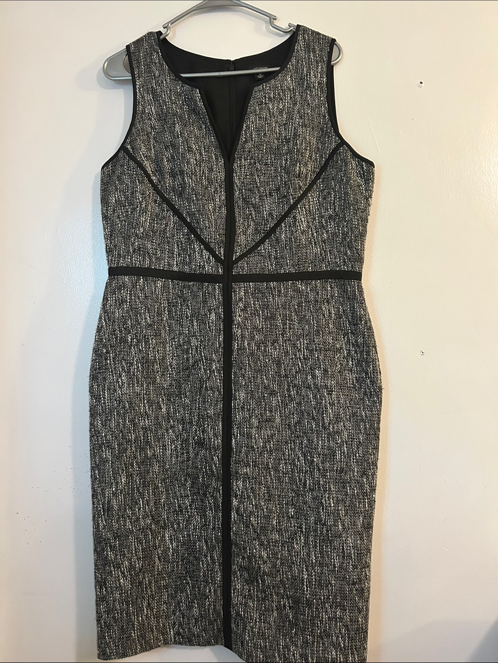 Ann Taylor Black and Gray Sleeveless Textured Midi Sheath Dress